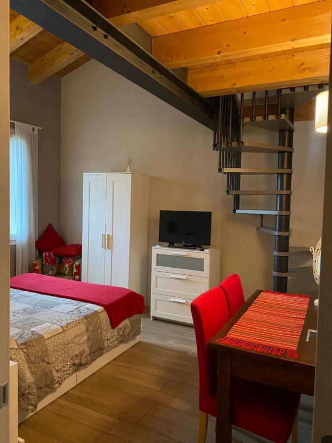 אסולה B&B Cascina Sagrestia מראה חיצוני תמונה