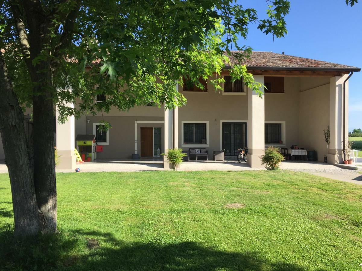 אסולה B&B Cascina Sagrestia מראה חיצוני תמונה