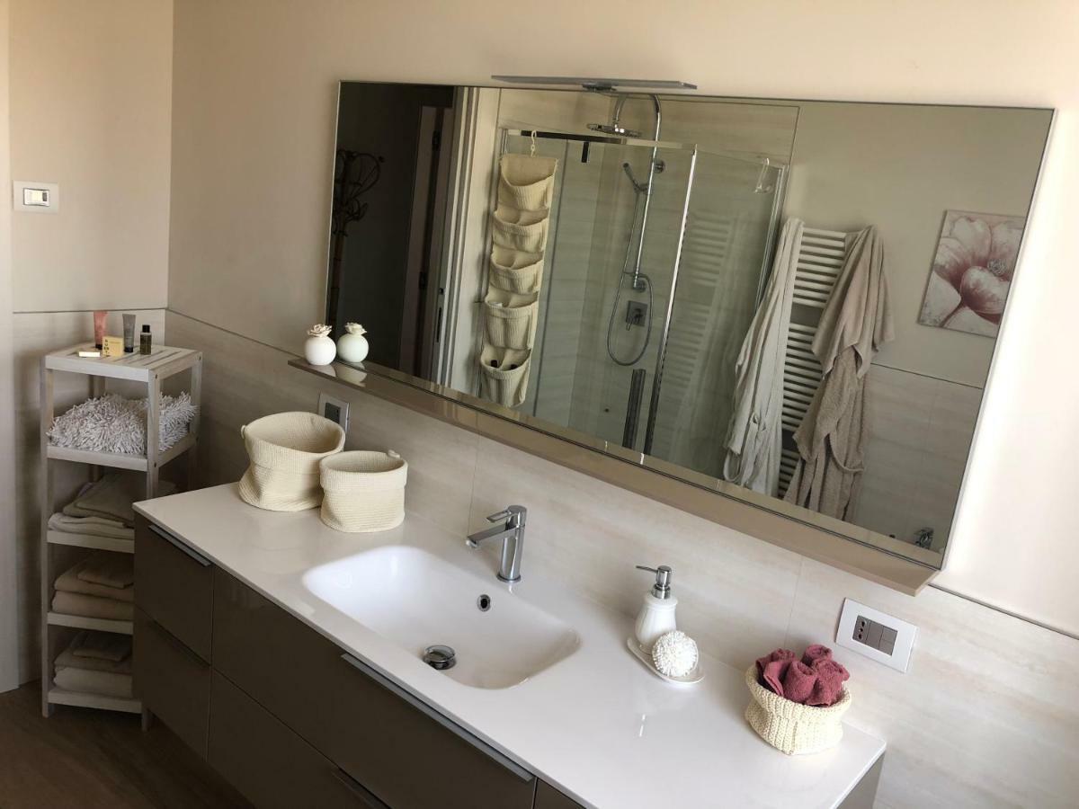 אסולה B&B Cascina Sagrestia מראה חיצוני תמונה